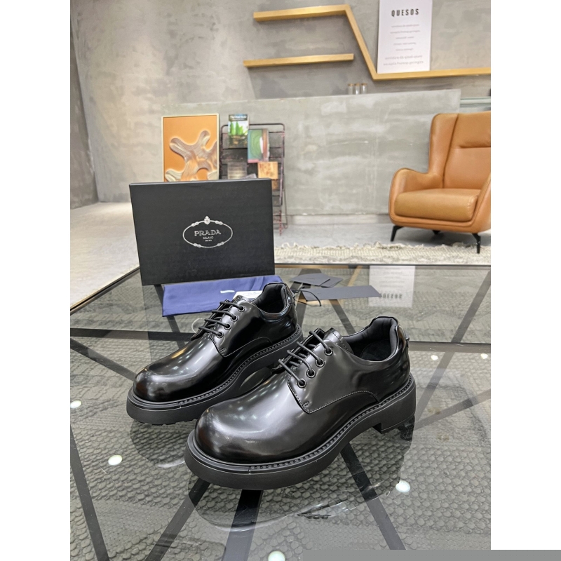 Pra*a leather shoes